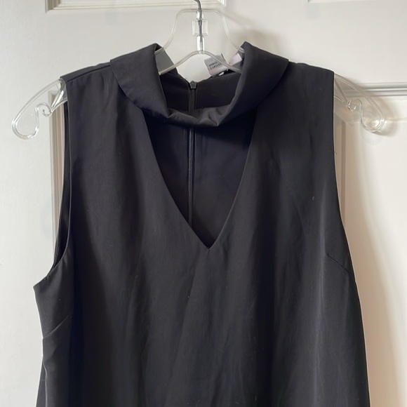 basic black shift dress - Picture 3 of 3